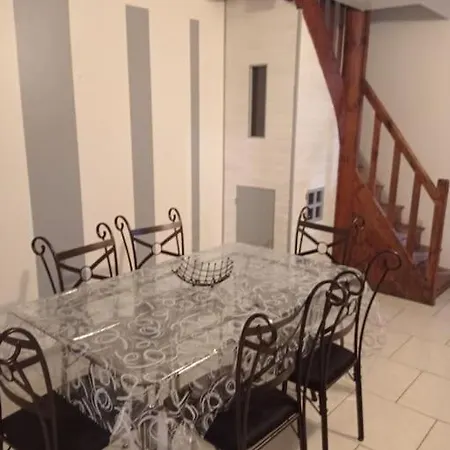 Holiday home Maison Au Centre D'un Petit Village Vendeen Le Girouard