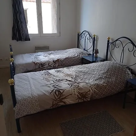 Maison Au Centre D'un Petit Village Vendeen